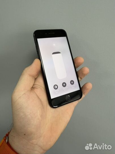 iPhone SE (2020), 64 ГБ