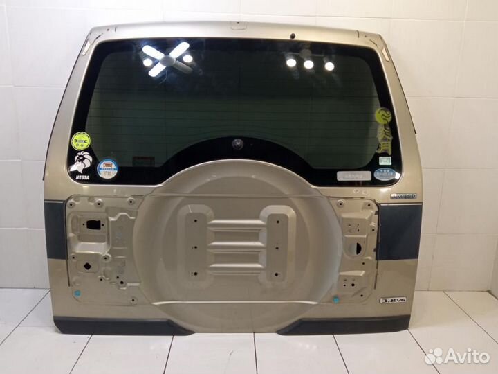 Дверь багажника Mitsubishi Pajero 4 V93W 2007-2021