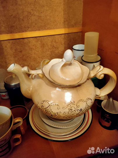 Продаю чайник и кувшины