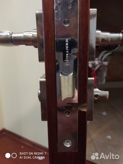 Установка, замена замков и фурнитуры