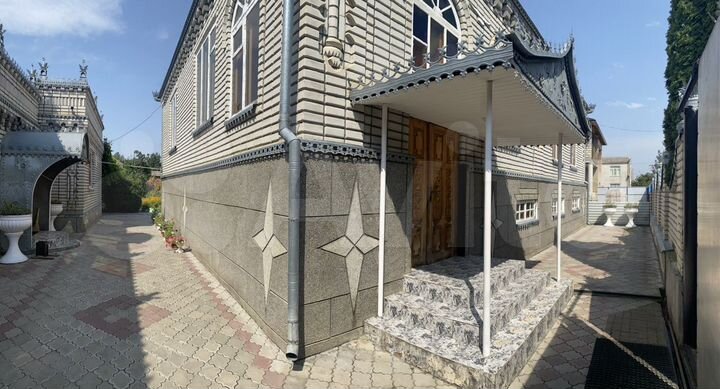 Дом 300 м² на участке 10 сот.