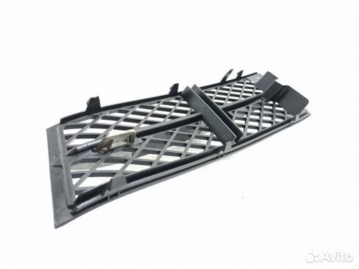 Решетка в бампер передняя правая Bmw 5-Series F10
