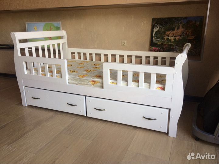 Детская кровать из массива