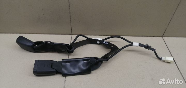 Ответная часть ремня безопасности Hi Lux 2015