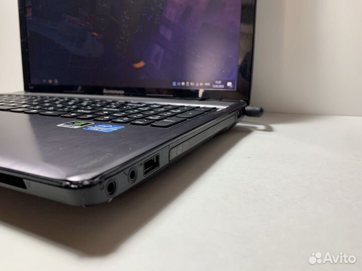 Мощнейший ноутбук Lenovo i7/2видеокарты/ssd