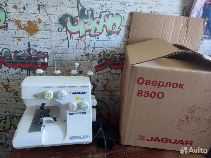 Оверлок Ягуар 880D