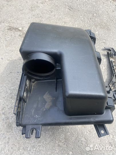 Корпус воздушного фильтра volvo s60
