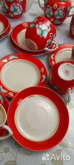 Чайный сервиз и бокалы