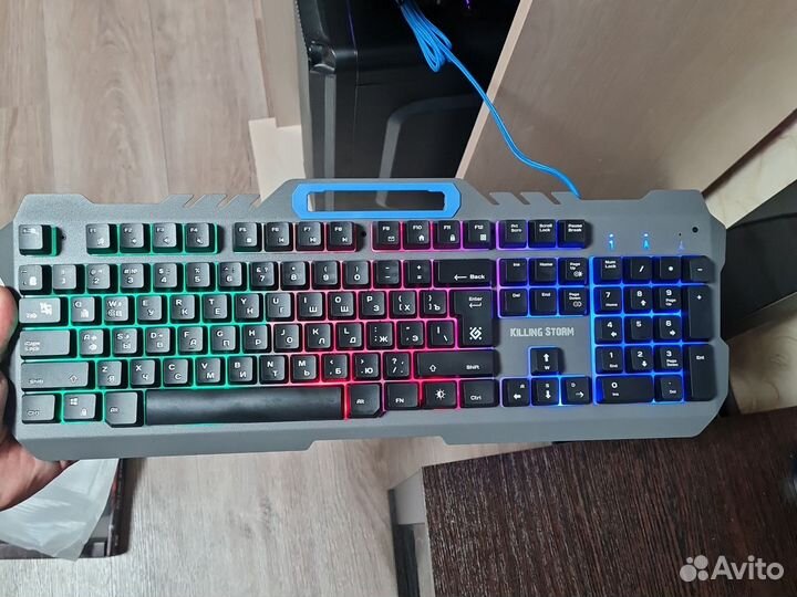 Новый комплект клавиатура, мышь и коврик