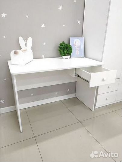 Стол письменный