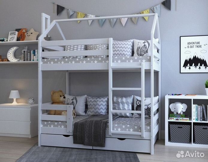 Двухъярусная кровать домик
