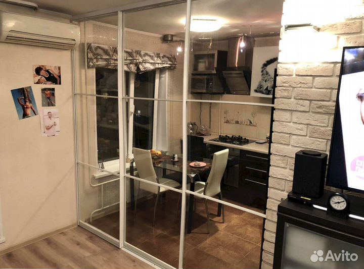 Стеклянная перегородка