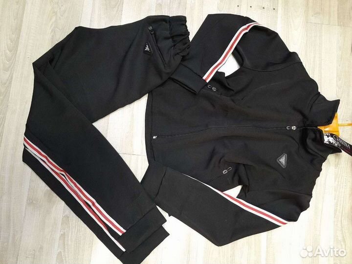 Костюм спортивный
