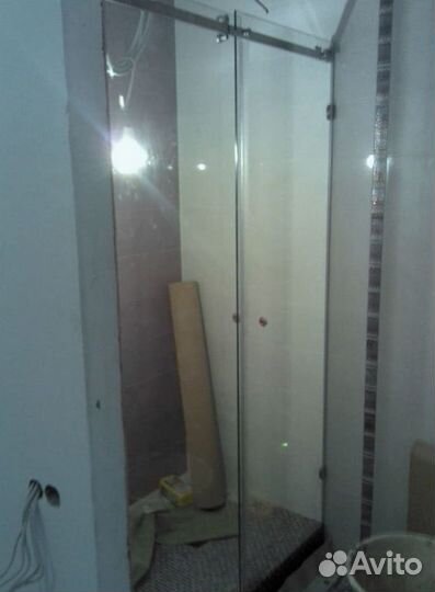 Шторка на ванну стеклянная