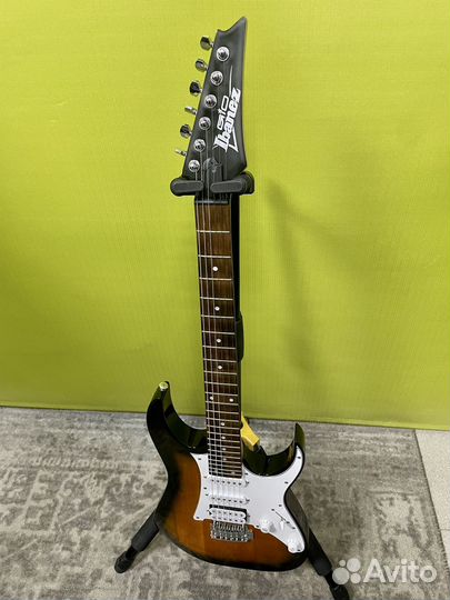 Электрогитара Ibanez с комбиком Roland