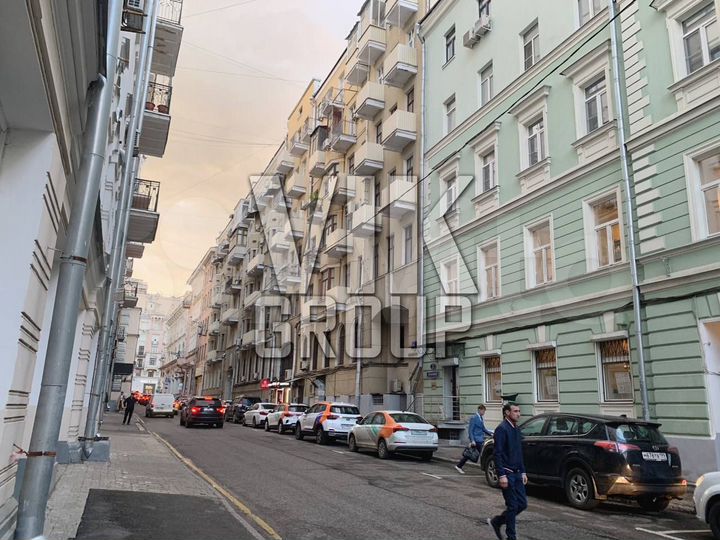 Комната 44 м² в 7-к., 5/6 эт.