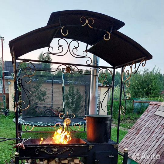 Мангал с крышей
