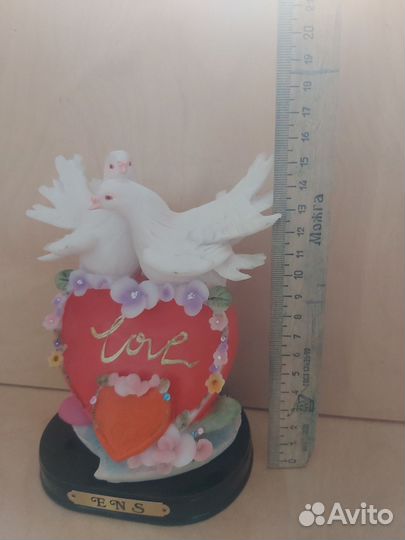 Парные голуби. Статуэтка