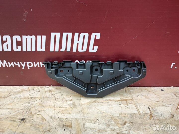 Кронштейн бампера передний правый LADA Xray