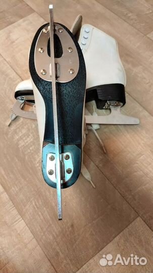 Коньки фигурные 35размер