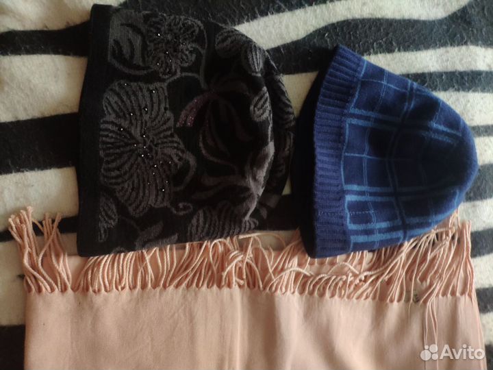Женские шарфы. платки. шапки