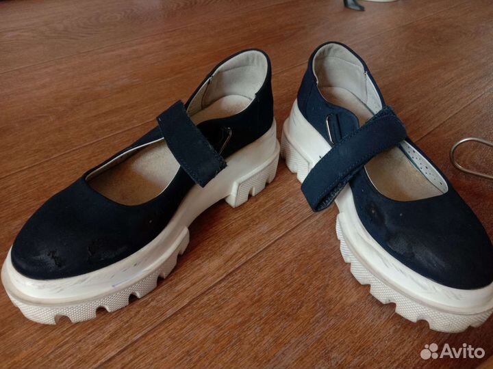 Детские вещи пакетом(обувь,рюкзак,вешалки)