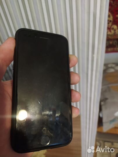 iPhone 8, 64 ГБ