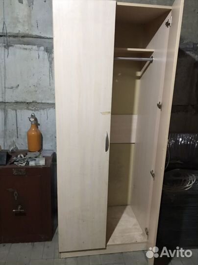 Шкаф, тумбочка на колесах