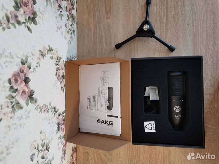Микрофон AKG p120