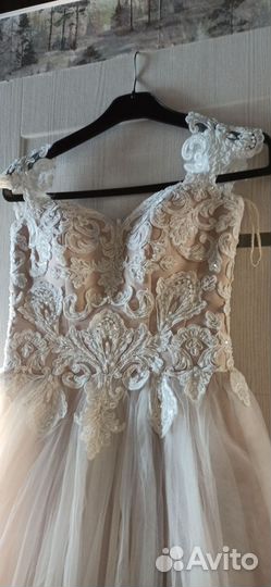 Свадебное платье фирменное 42-44 на рост 155-160