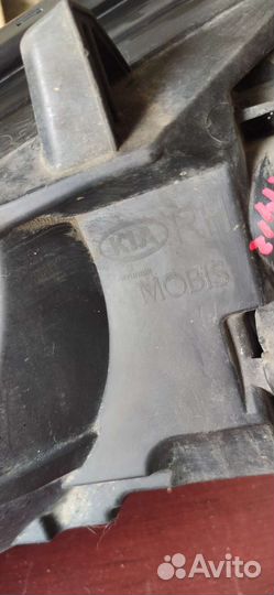 Фара правая на Kia Rio 4 орегинал без дефекров