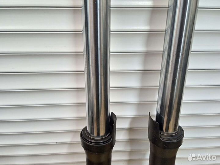 Suzuki gsx r 600 k1-k3. Вилка. Перья