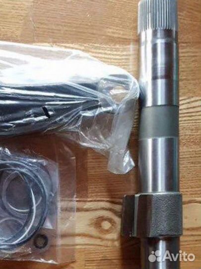 Вал рулевого редуктора Toyota Land Cruiser 80/105