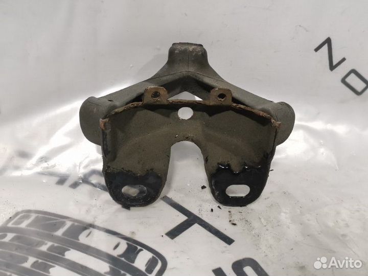 Крепление глушителя Volkswagen Passat B6 2005-2010