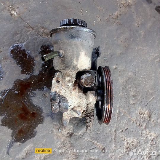 Насос гур Toyota Corolla AE100 5A-FE