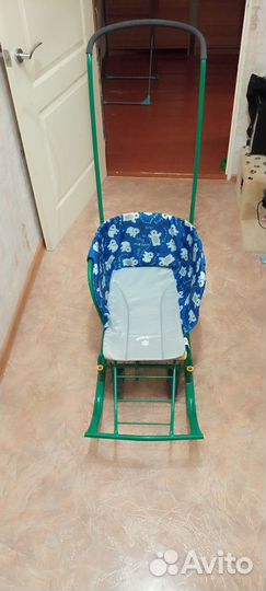 Детские санки с выдвижными колесами