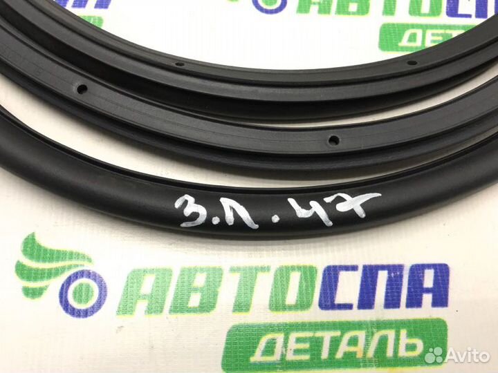 Уплотнитель двери задний левый Mazda Cx-30 DM / DN