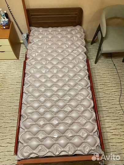 Кровать для лежачих больных с электроприводом