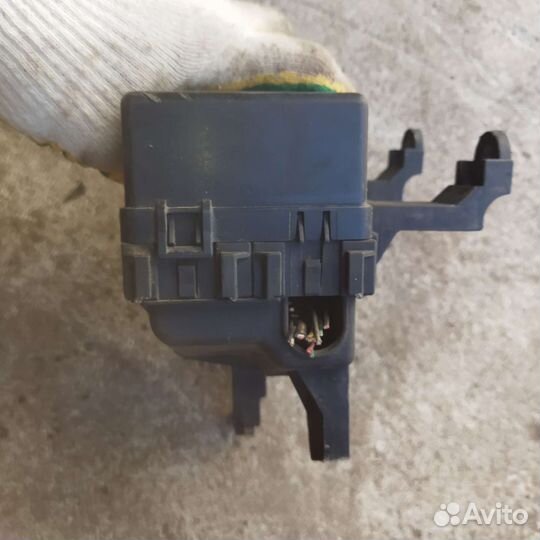 Блок реле Nissan Primera P12E