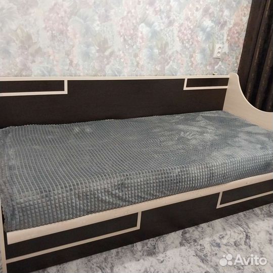 Кровать с матрасом