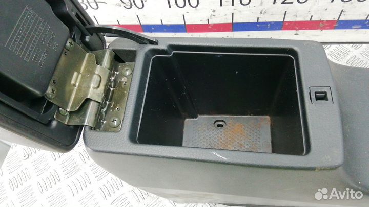 Подлокотник Mitsubishi Lancer 9 2003