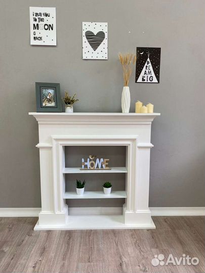 Декоративный камин Лео с полочками