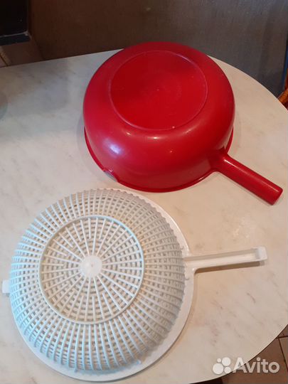 Форма - дуршлаг с подставкой и ручкой