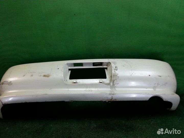 Бампер задний Toyota Mark 2 GX90