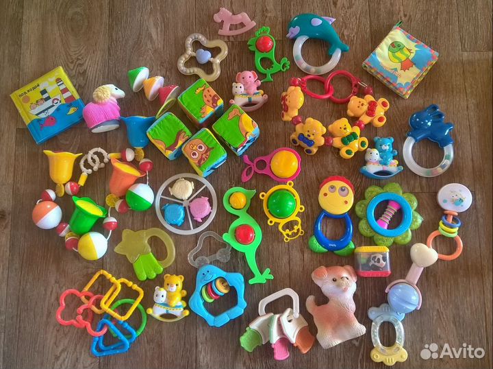 Продам игрушки для малышей