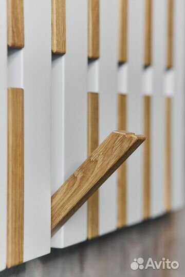 Вешалка настенная в прихожую деревянная