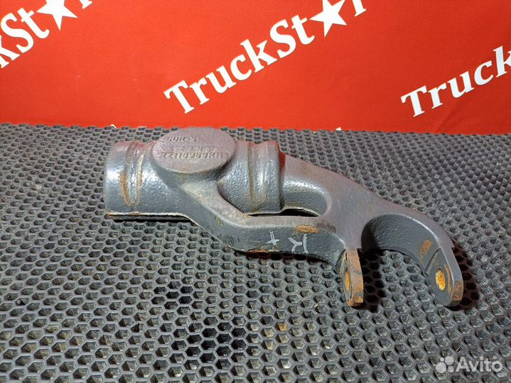 Кронштейн амортизатора переднего правый