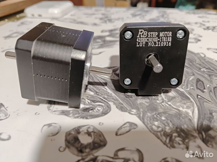 Шаговый двигатель nema 17