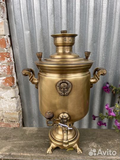 Самовар банка, герб