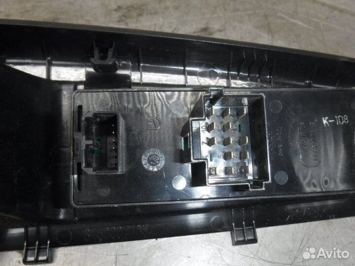 Блок управления стеклоподъемниками Лада Веста SW